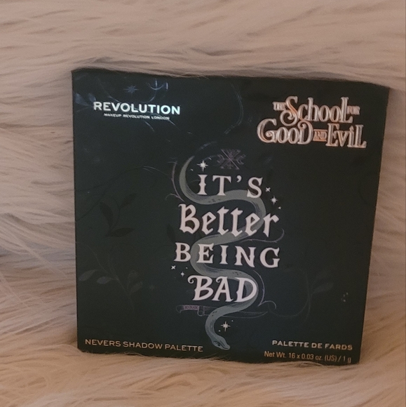 Revolution Beauty The School for Good & Evil X Revolution Nevers Shadow Palette - Picture 5 of 11